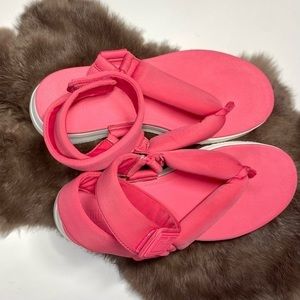 Fitflop Elsa Padded Back Strap Sandals in Hot Pink | 7